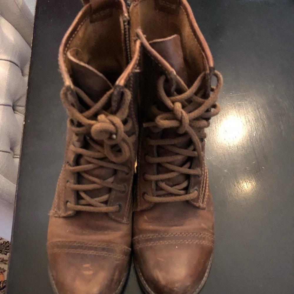 Combat style boots